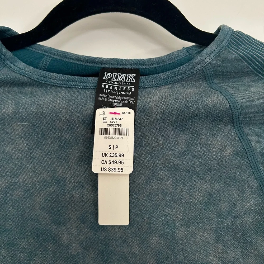 Victoria’s Secret Seamless Cropped Workout Active Long Sleeve Top - Picture 3 of 4